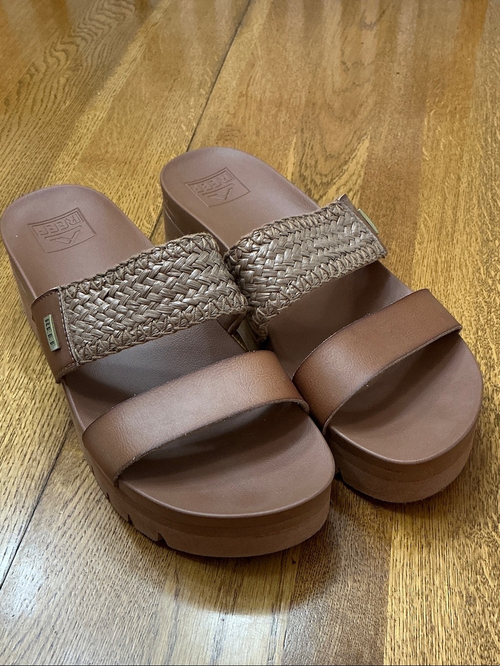 Woman’s Reef brown platform slide sandals. Size 10.Like new! So cute for summer!